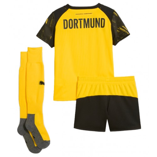 Borussia Dortmund Hemmaställ Barn 2025-26 Kortärmad (+ Korta byxor) Borussia Dortmund Hemmaställ Barn 2025-26 Kortärmad (+ Korta byxor)